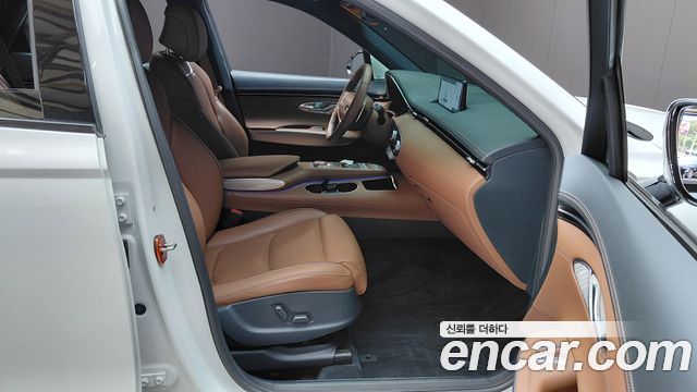 Genesis GV70 2023 — photo 16
