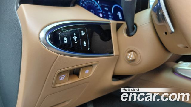 Genesis GV70 2023 — photo 29
