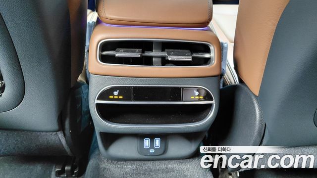 Genesis GV70 2023 — photo 31