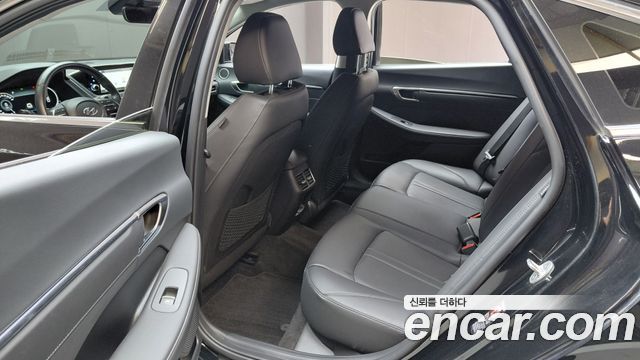 Hyundai Sonata 2023 — photo 16