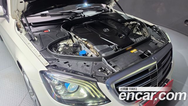 Mercedes-Benz S-Class 2020 — photo 6