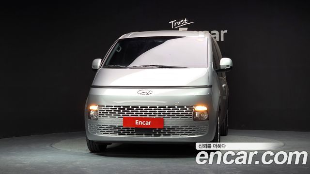 Hyundai Staria 2022 — photo 3