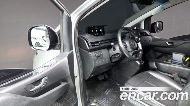 Hyundai Staria 2022 — photo 11