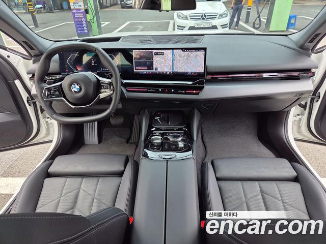 BMW 5-Series 2024 — photo 7
