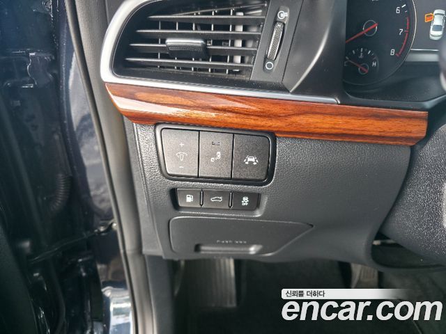 Kia K7 2017 — photo 12