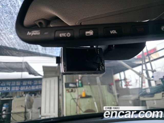 Kia K7 2017 — photo 18