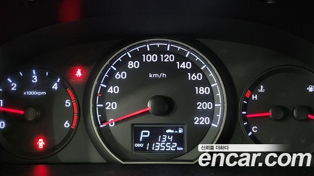 Hyundai Starex 2017 — photo 13