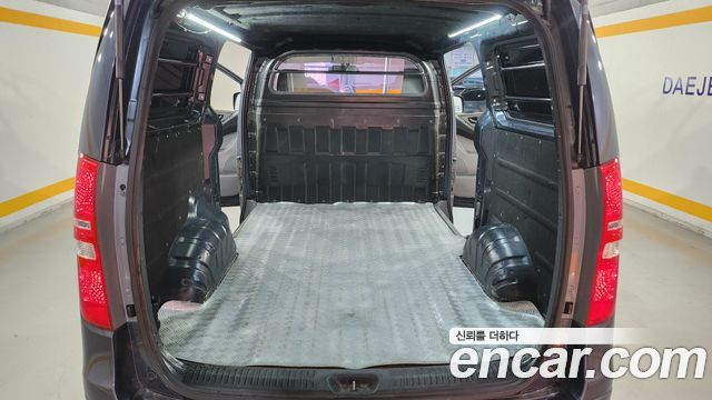 Hyundai Starex 2017 — photo 16