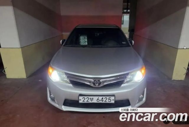 Toyota Camry 2013 — photo 2