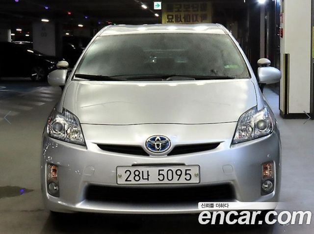 Toyota Prius 2011 — photo 2