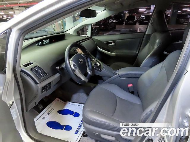 Toyota Prius 2011 — photo 6