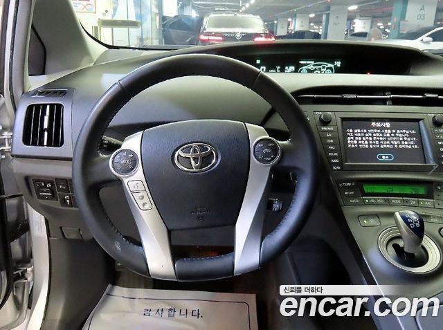 Toyota Prius 2011 — photo 8