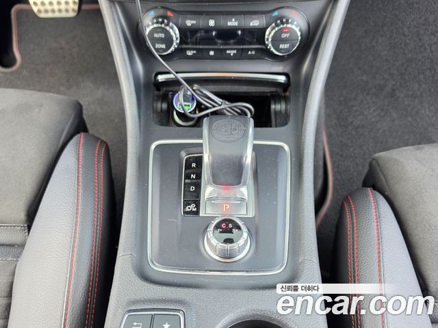 Mercedes-Benz GLA-Class 2019 — photo 10