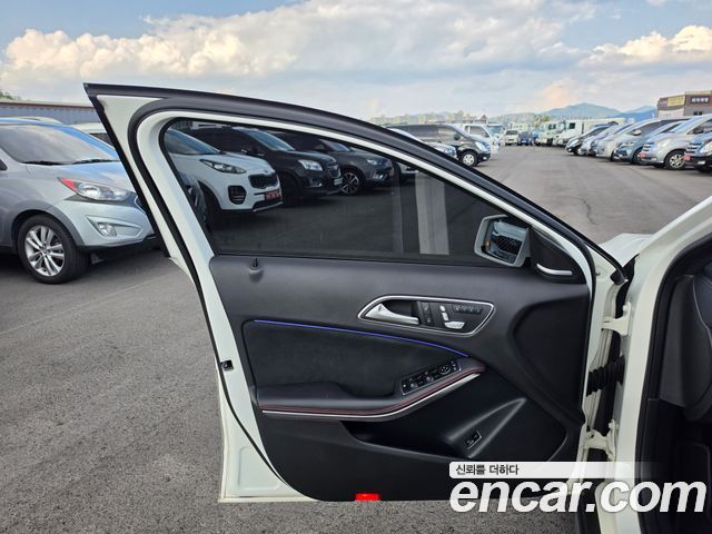 Mercedes-Benz GLA-Class 2019 — photo 15