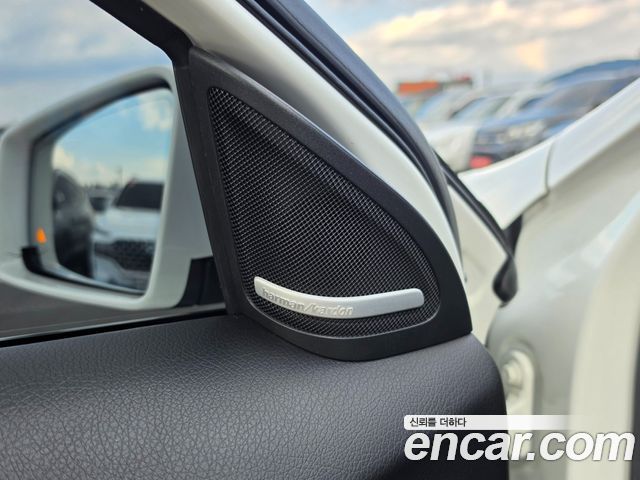 Mercedes-Benz GLA-Class 2019 — photo 16