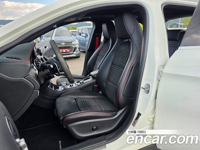 Mercedes-Benz GLA-Class 2019 — photo 17