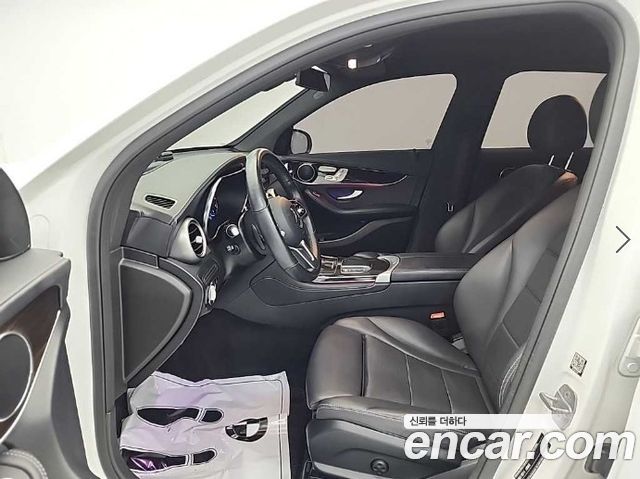 Mercedes-Benz GLC-Class 2020 — photo 11