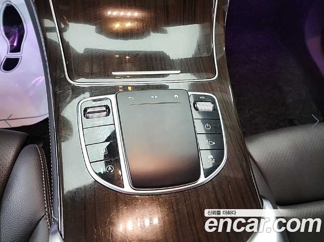 Mercedes-Benz GLC-Class 2020 — photo 17