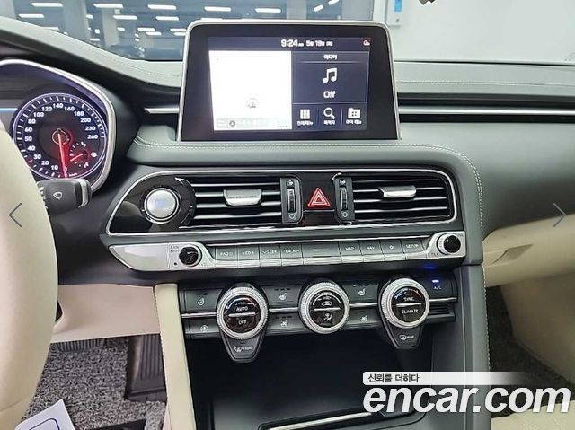 Genesis G70 2019 — photo 10