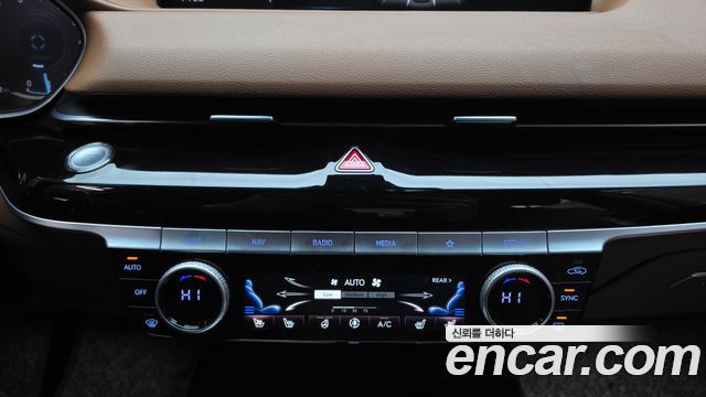 Genesis G80 2022 — photo 23
