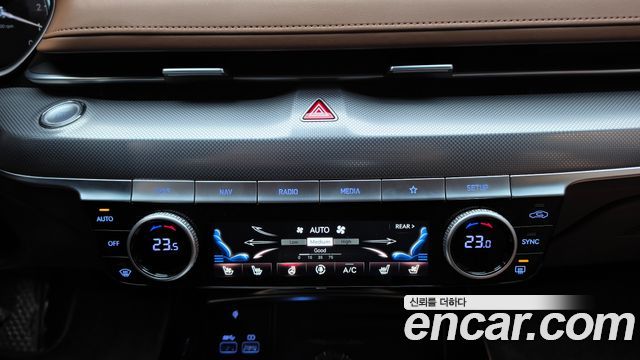 Genesis G80 2023 — photo 23