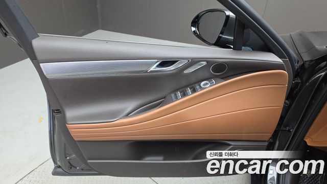Genesis G80 2023 — photo 14