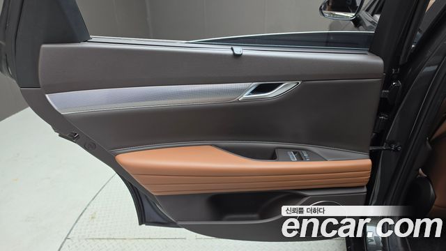 Genesis G80 2023 — photo 15