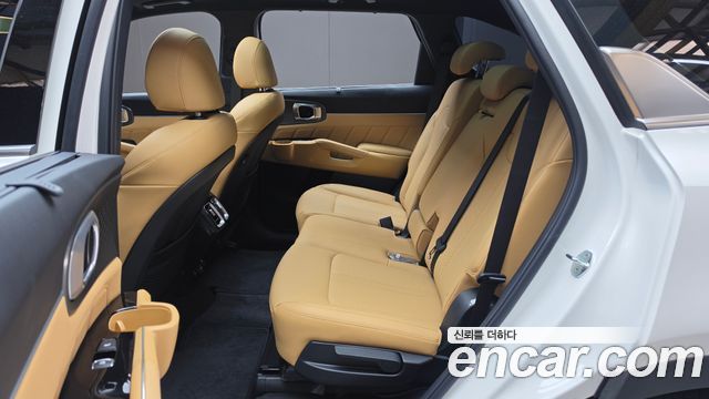 Kia Sorento 2023 — photo 16
