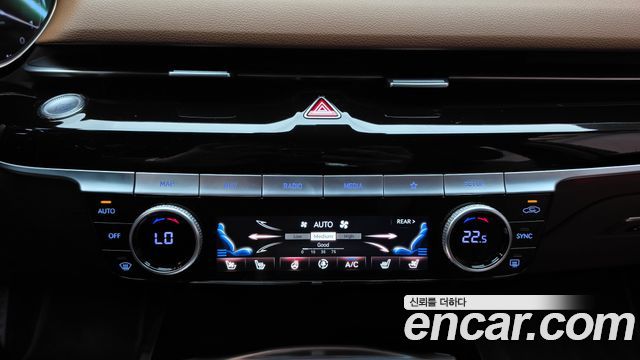Genesis G80 2022 — photo 24