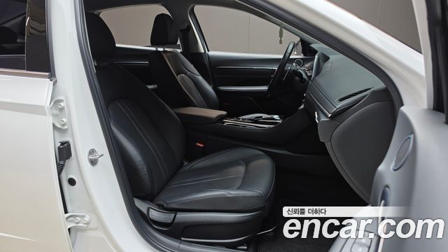 Hyundai Sonata 2023 — photo 18