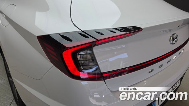 Hyundai Sonata 2023 — photo 9