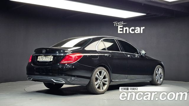 Mercedes-Benz C-Class 2017 — photo 2