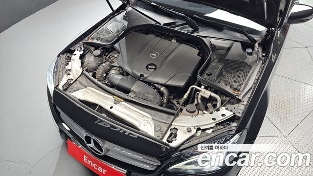 Mercedes-Benz C-Class 2017 — photo 6
