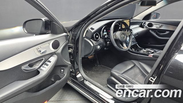 Mercedes-Benz C-Class 2017 — photo 10
