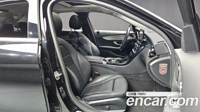 Mercedes-Benz C-Class 2017 — photo 12