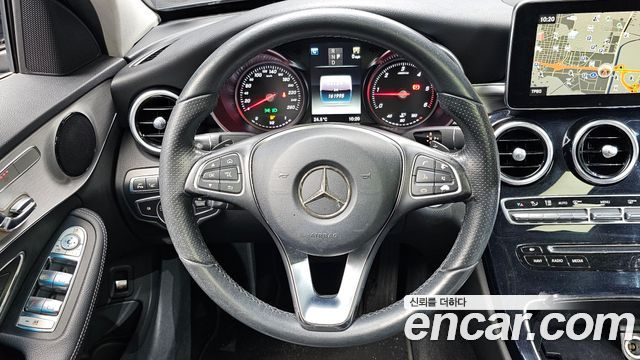 Mercedes-Benz C-Class 2017 — photo 13