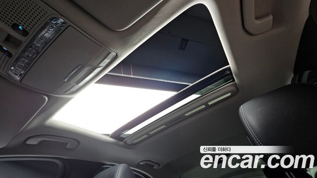 Mercedes-Benz C-Class 2017 — photo 18
