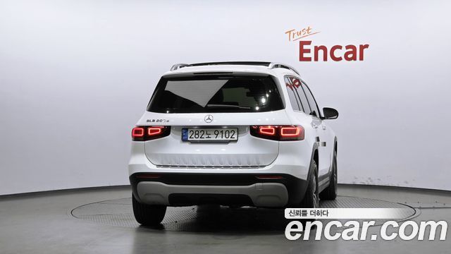 Mercedes-Benz GLB-Class 2021 — photo 4