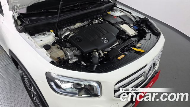 Mercedes-Benz GLB-Class 2021 — photo 6