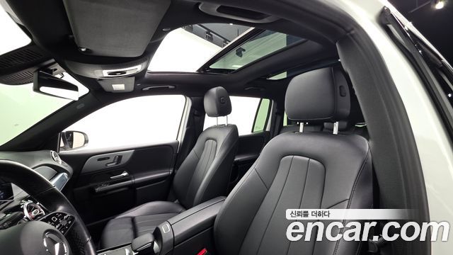Mercedes-Benz GLB-Class 2021 — photo 16