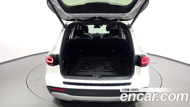 Mercedes-Benz GLB-Class 2021 — photo 20