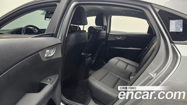 Kia K3 2022 — photo 12