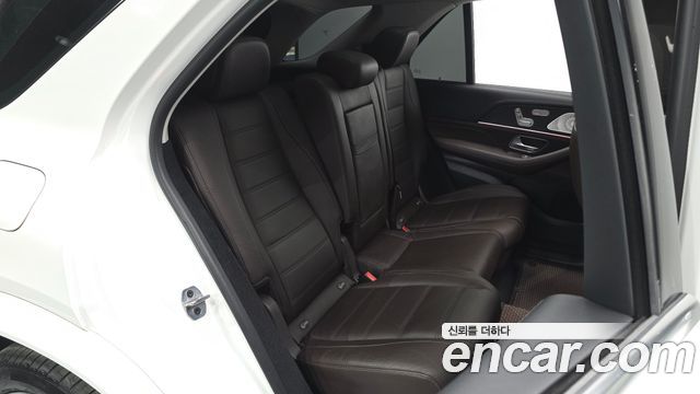 Mercedes-Benz GLE-Class 2023 — photo 12