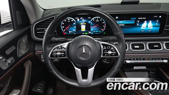 Mercedes-Benz GLE-Class 2023 — photo 14