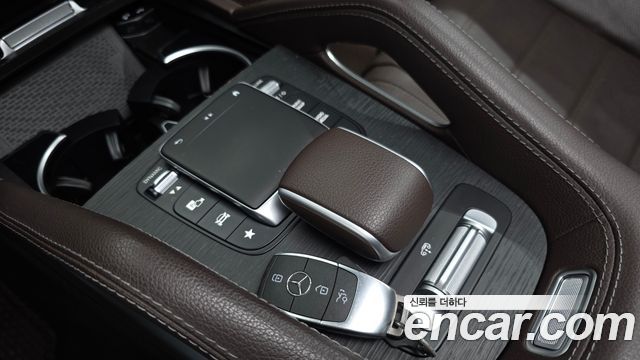 Mercedes-Benz GLE-Class 2023 — photo 18