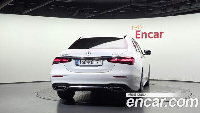 Mercedes-Benz E-Class 2021 — photo 4