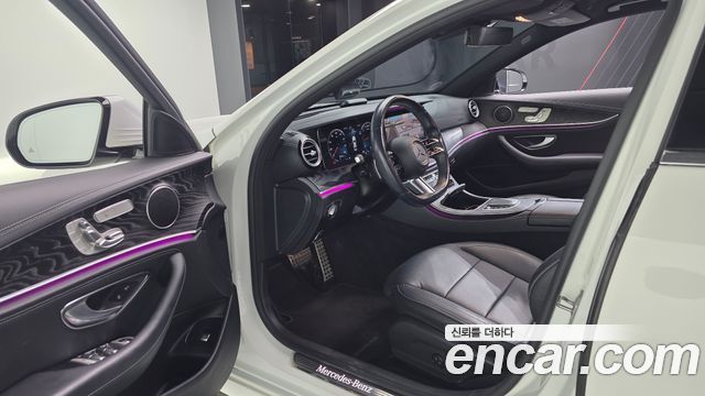 Mercedes-Benz E-Class 2021 — photo 13
