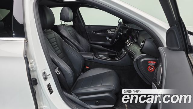 Mercedes-Benz E-Class 2021 — photo 17