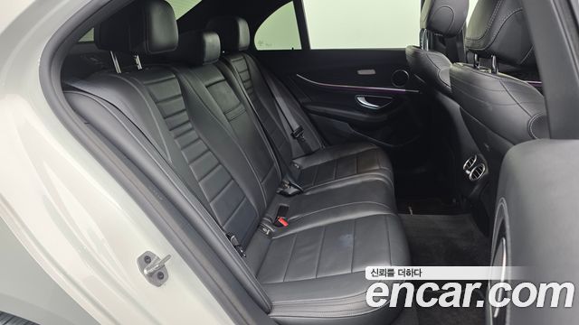 Mercedes-Benz E-Class 2021 — photo 18