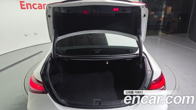 Mercedes-Benz E-Class 2021 — photo 26